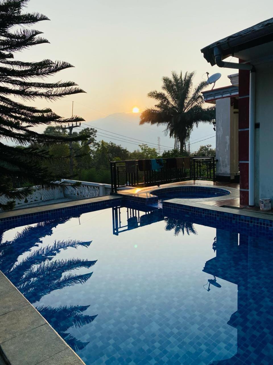 Villa Bravira Cisarua Buitenkant foto